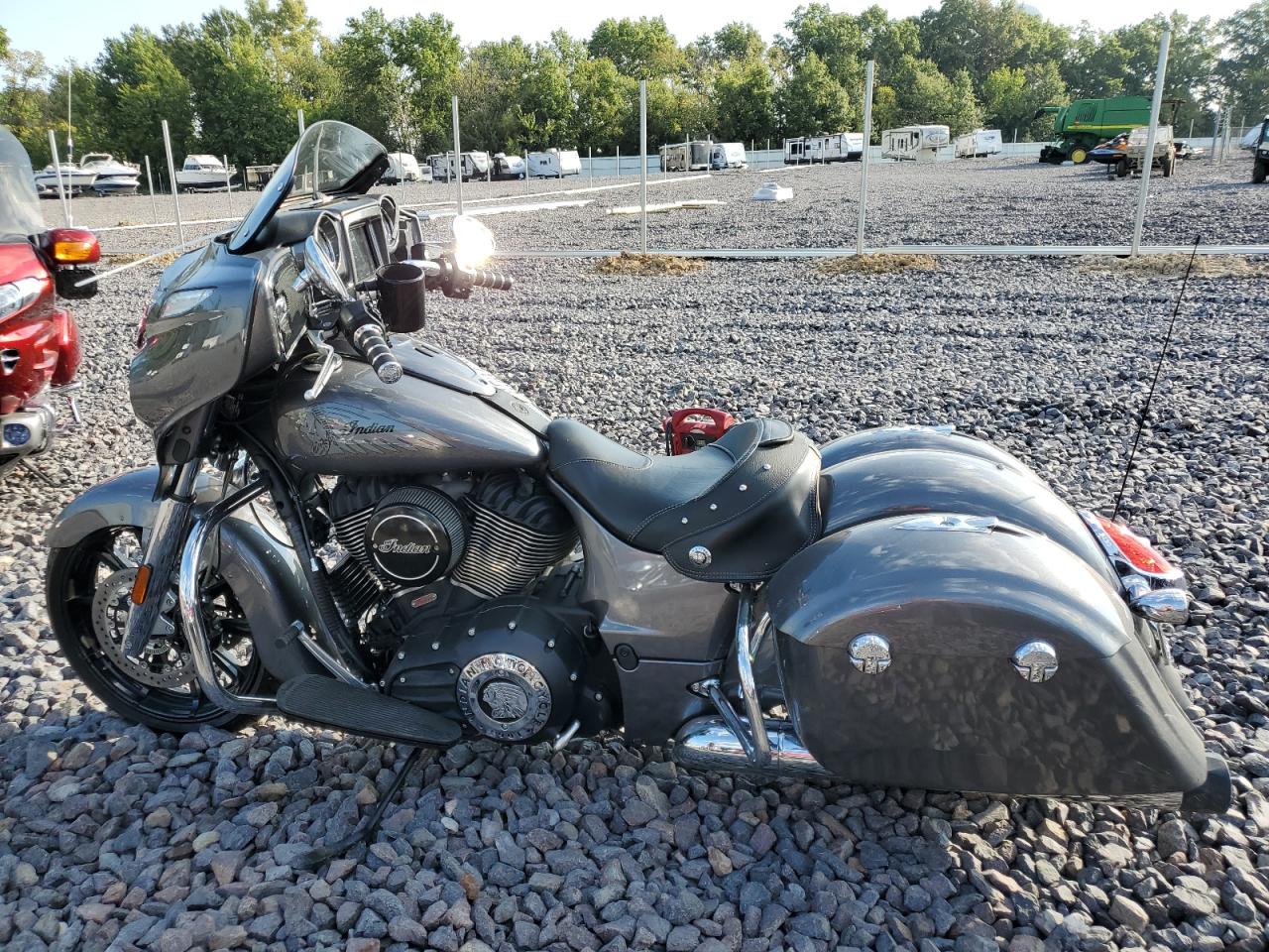 2018 INDIAN MOTORCYCLE Chieftan — VIN 56KTCBAA2J3361103 — photo 3